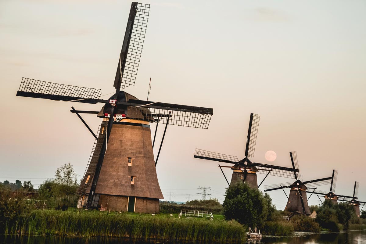 hollande moulins